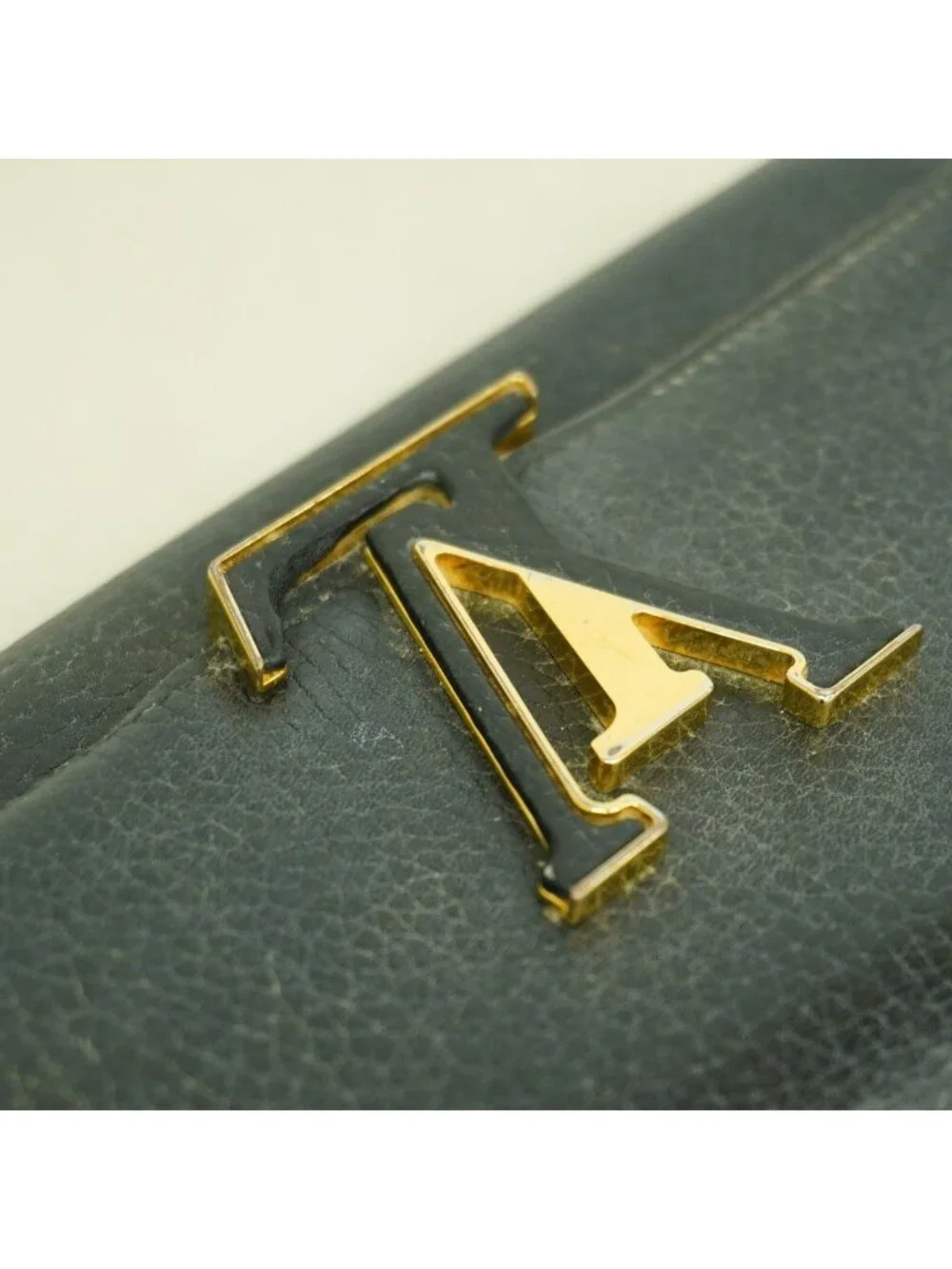 Louis Vuitton Wallet Taurillon Portefeuille Capucines Noir